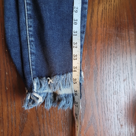 KanCan Women's Dark Wash Mid-Rise Distressed Skinny Jeans - Size 7/27 - Picture 5 of 6